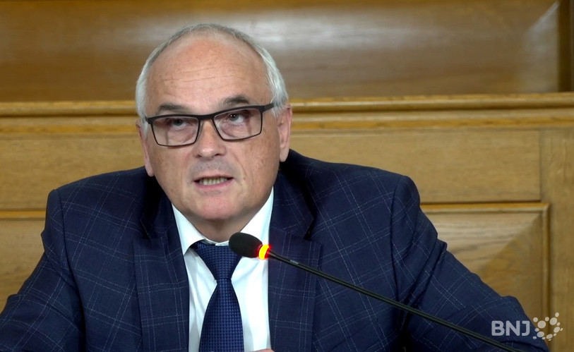 Pierre Alain Schnegg directeur de la Santé, des affaires sociales et de l’intégration du canton de Berne lors de la conférence de presse vendredi matin à Berne.