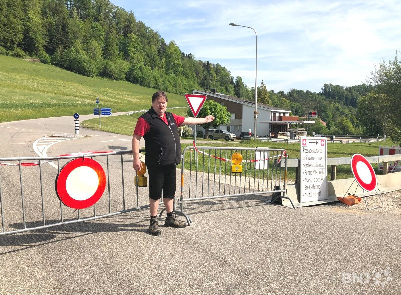 Coince Par Une Frontiere Helvetico Suisse Rfj Votre Radio Regionale