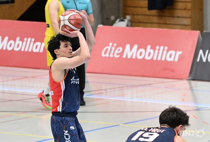 Lukas Keredzin et Union Neuchâtel ont coulé dans le quatrième quart-temps à Lausanne (photo : archives, Georges Henz).