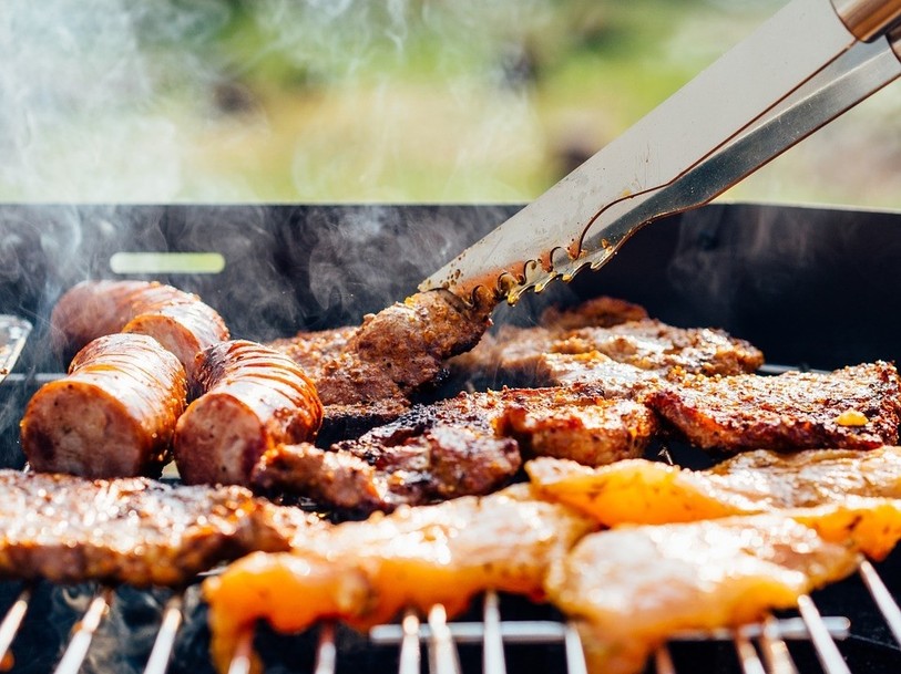 Un quart des accessoires pour la grillade analysé par les chimistes cantonaux de Suisse présentait une trop forte libération de métaux (image: ldd).