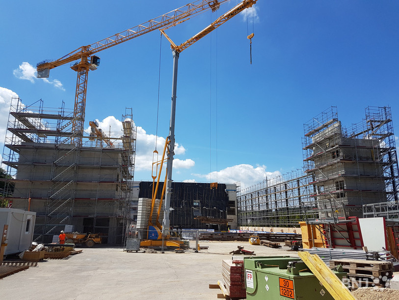 Orphelin des arches, le chantier a désormais adopté un profil résolument rectangulaire.