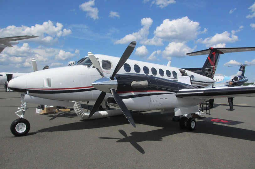 Un appareil Beechcraft King Air 350i desservira l'aéroport des Eplatures. (Photo : JetRequest.com / CC BY-SA).