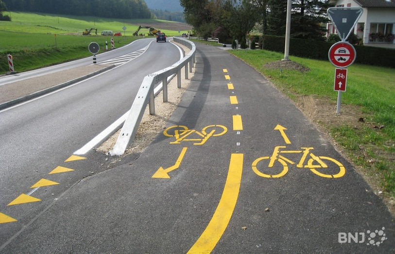 Selon Pro vélo Jura, le canton doit mettre le paquet pour réaliser les objectifs en matière de voies cyclables. (Photo : archives.)