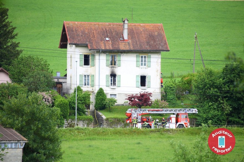 L'incendie s'est déclaré dans la cuisine d'un appartement (photo : auditeur reporter).