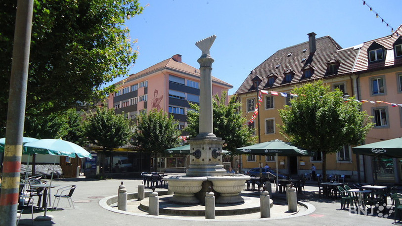 Un marché se tiendra dès samedi sur cette place du Locle.