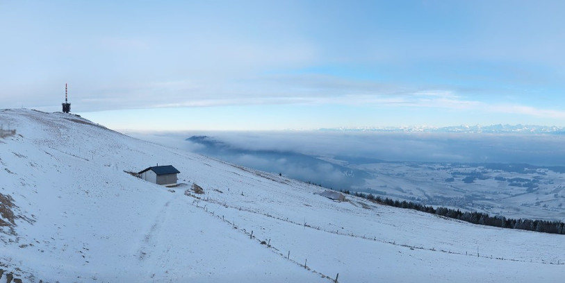 La vue de la nouvelle webcam au Chasseral. (Photo : capture d'écran hotel-chasseral.roundshot.com)