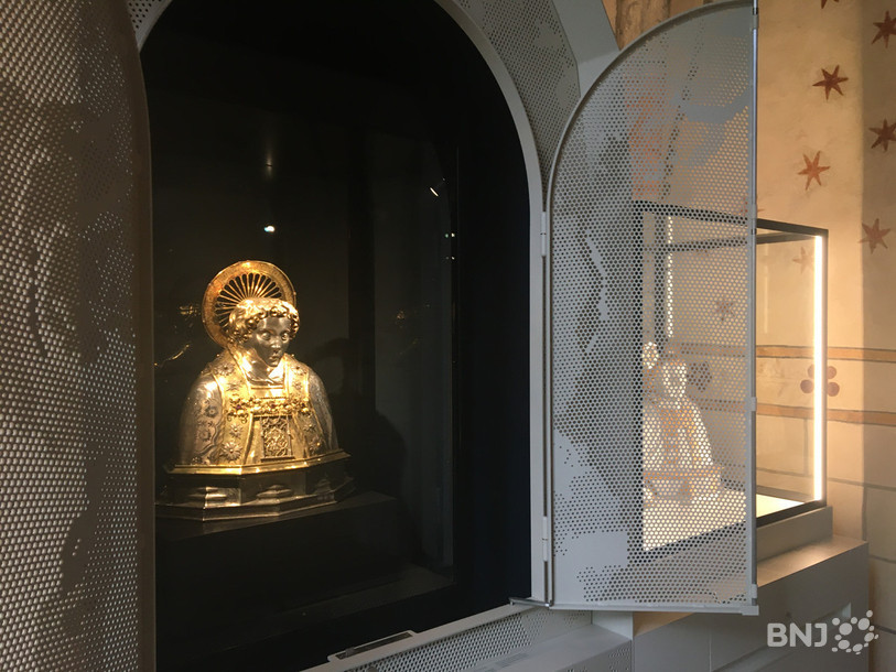 Un buste en argent de saint Ursanne datant de 1'519 est notamment exposé à la Collégiale.