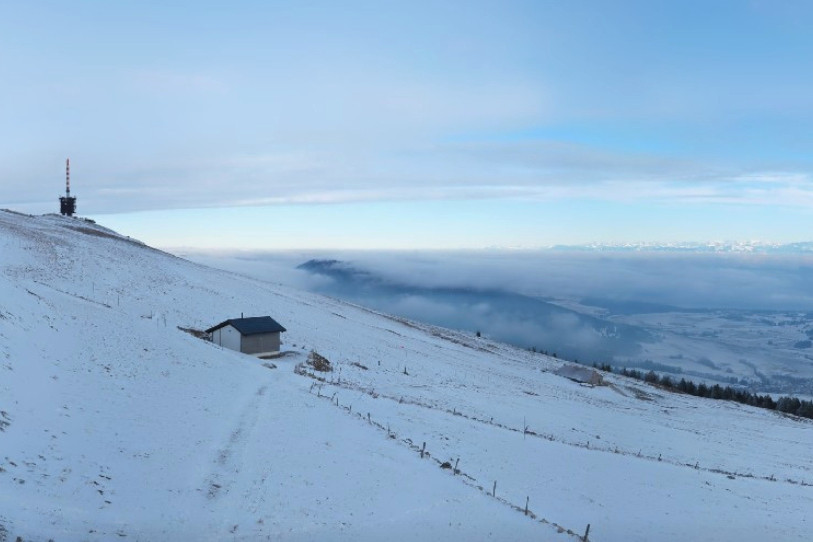 La vue de la nouvelle webcam au Chasseral. (Photo : capture d'écran hotel-chasseral.roundshot.com)