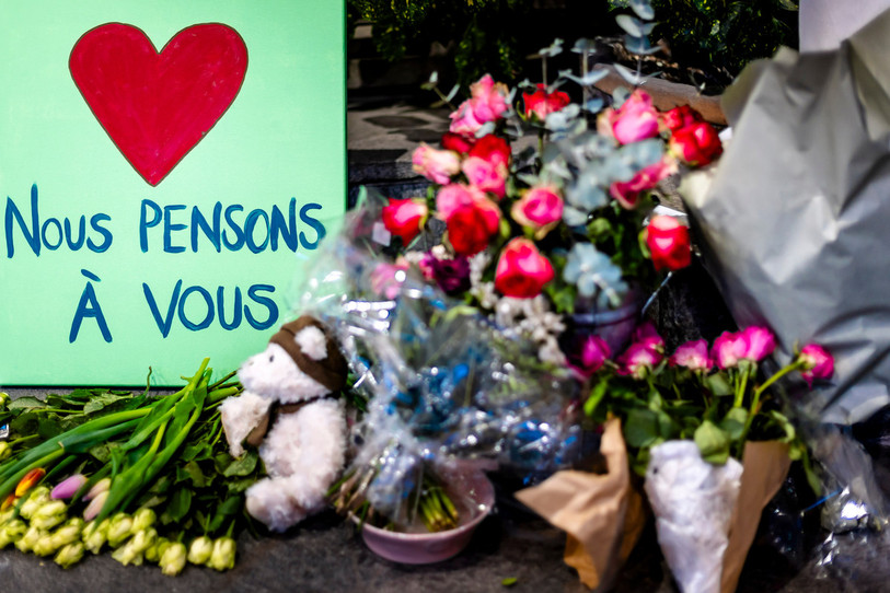 Les clochers de toute la Suisse sonneront à l’unisson ce vendredi à 14h pour marquer un moment de recueillement national. (Photo : EPA/MICHAEL BUHOLZER.)