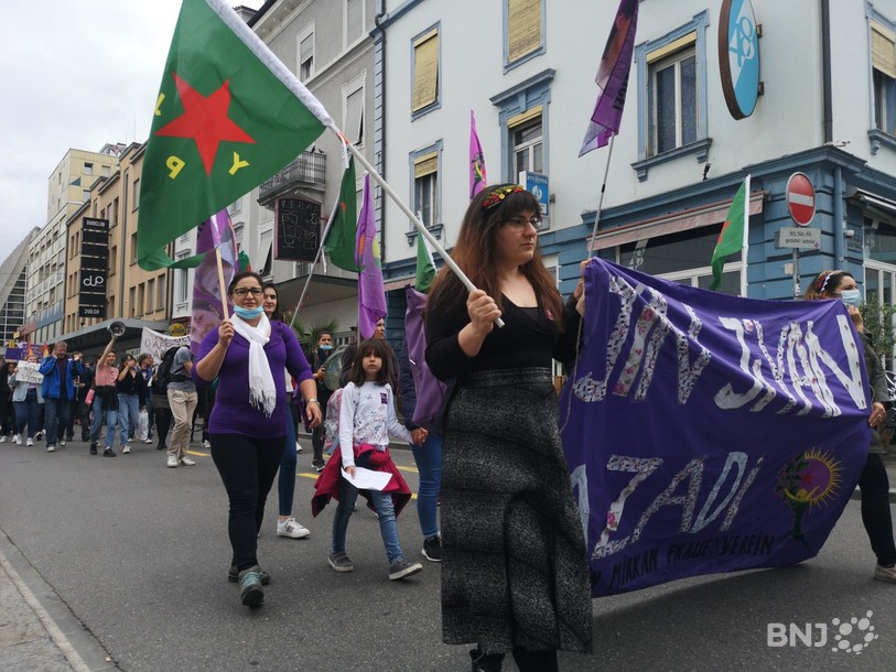 La population a répondu présente dimanche pour marquer la grève des femmes dans les rues de Bienne