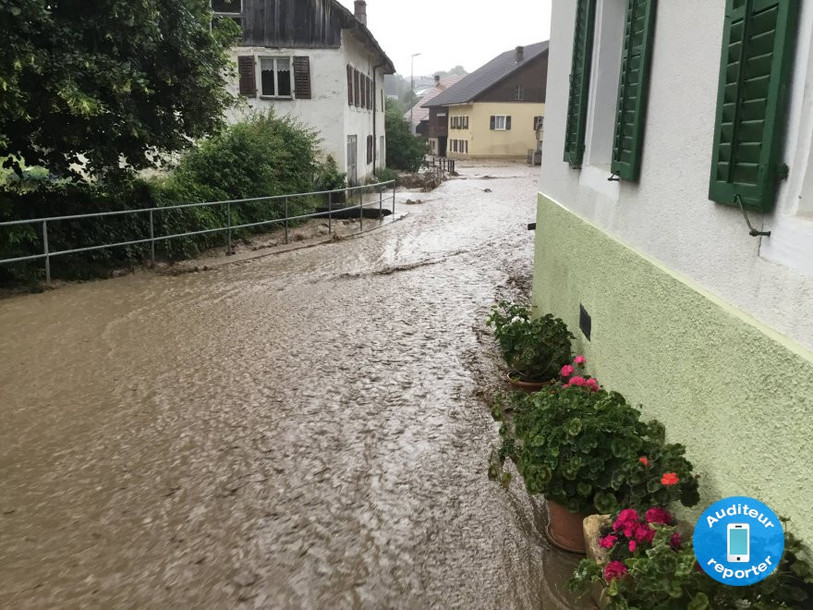 Le ruisseau La Chèvre a débordé de son lit mercredi matin.