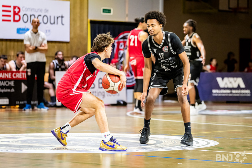 Tidjane Humair (à droite) évoluera désormais en Elite Prep League aux Etats-Unis. (Photo : archives/Stéphane Bée.)
