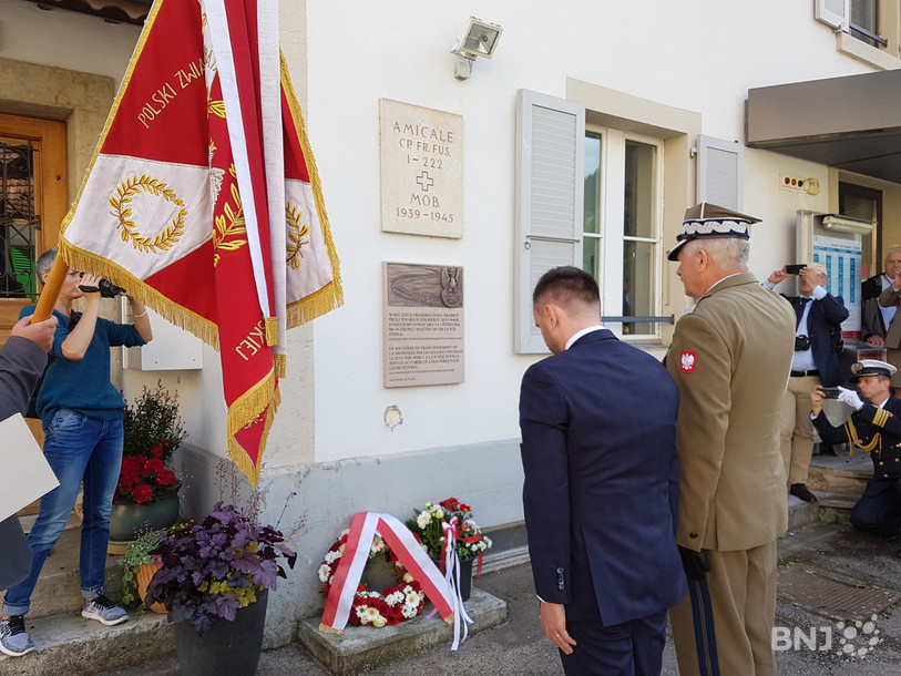 Recueillement pour l'ambassadeur de Pologne à Berne, Jedrzej Uszynski, et le Brigadier Général Wojciech Kucharski.