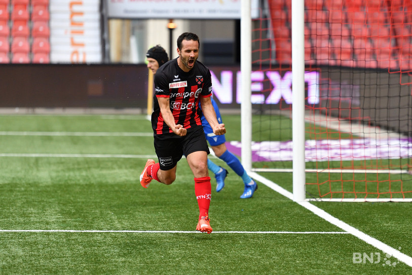 La joie libératrice de Raphaël Nuzzolo après son pénalty victorieux. (photo: Georges Henz)