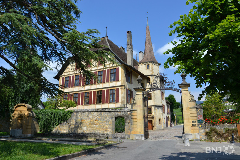 Le Domaine du Château d'Auvernier a été submergé par la foule samedi après-midi à l'occasion des Caves ouvertes.
