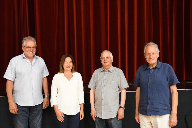 Jacques-André Maire, le nouveau vice-président, et Véronique Gigon, la nouvelle présidente, succèdent à Jean-Claude Rossinelli et Bernard Soguel. (Photo : Parc naturel régional du Doubs).