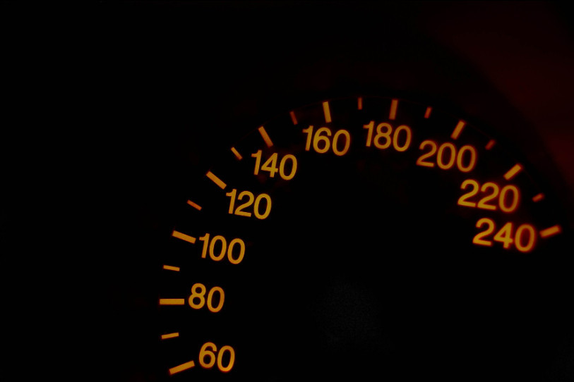 Les automobilistes ne respectent pas suffisamment les limitations de vitesse à Goumois, selon des riverains. (Photo : illustration).