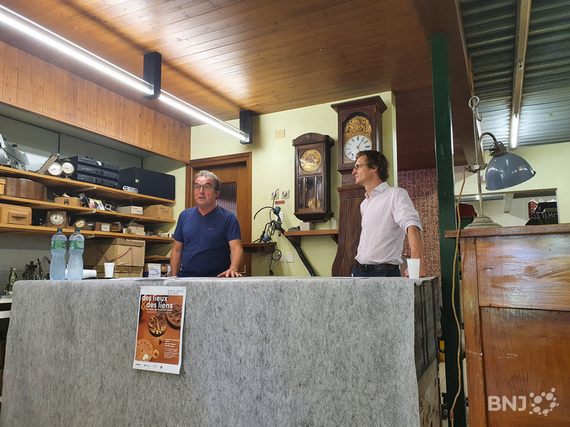 Daniel Huguenin-Dumittan (à gauche) président de l'association du Musée industriel du Val-de-Travers, est à l'origine de la Maison de l'industrie. Frédéric Mairy, conseiller communal de Val-de-Travers, estime que le lieu peut valoriser la région.