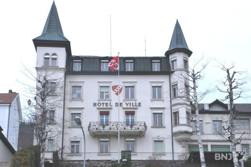 L'Hôtel de Ville de Tramelan ne sera pas rénové pour le moment. (Photo: archives)