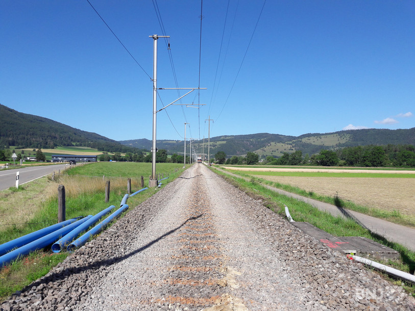 Ligne de chemin de fer...sans rails