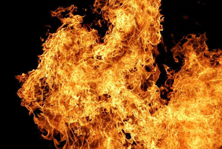 Une loge a été détruite par un incendie aux Franches-Montagnes dans la nuit de samedi à dimanche. (Photo libre de droit).