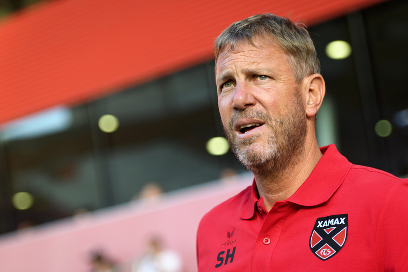 Stéphane Henchoz connaît désormais son futur adversaire en Coupe de Suisse de football. (Photo : KEYSTONE/Laurent Gillieron).