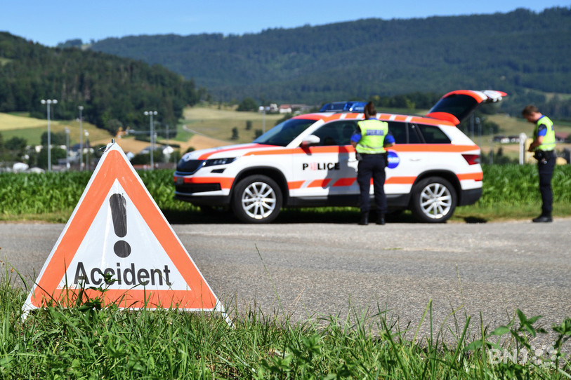 Un accident s'est produit mardi après-midi dans les Gorges du Pichoux mais personne n'a été blessé (Photo : Georges Henz).