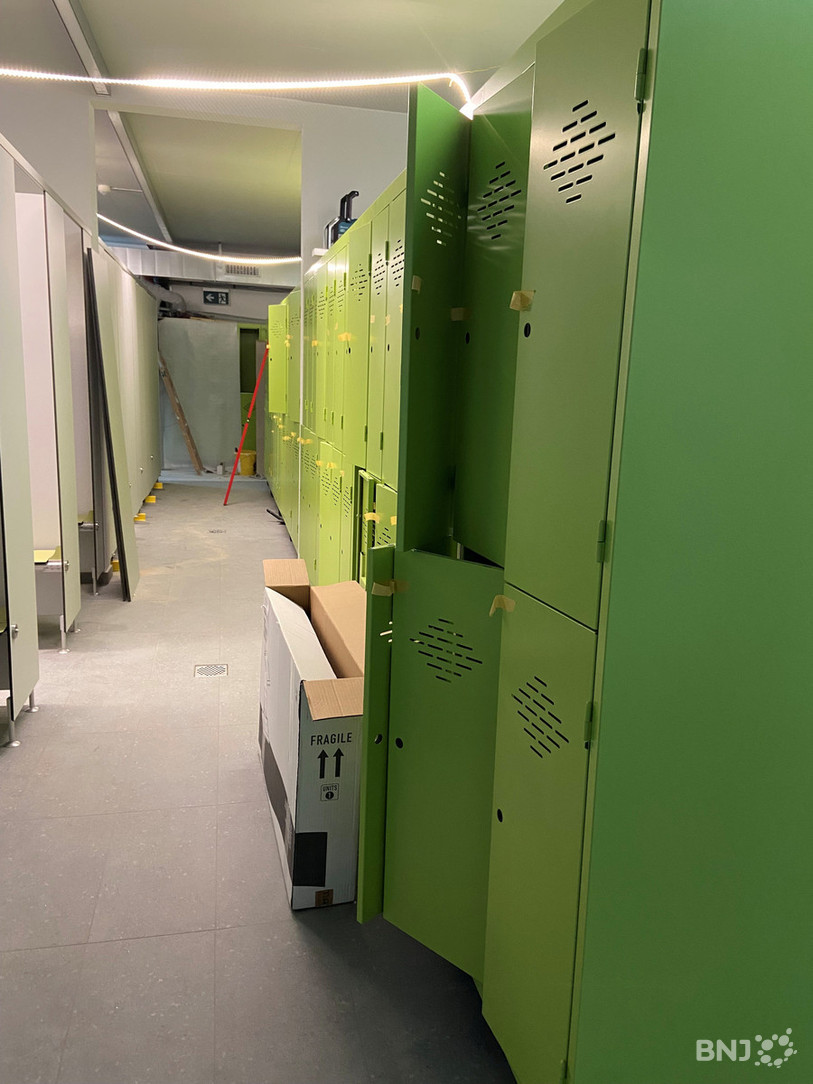 Les changements les plus visibles pour le grand public se situent dans les vestiaires. 