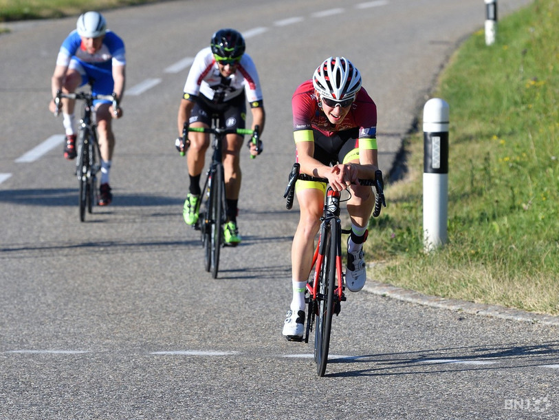 Yannis Voisard dans ses œuvres. (Photo: archives)