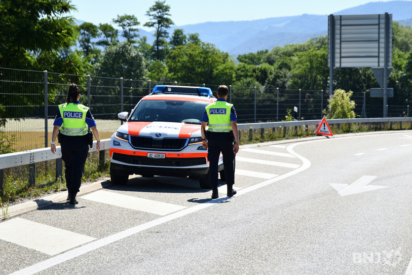 La police jurassienne a été alertée pour plusieurs perturbations sur la route jeudi en fin de journée. (Photo : illustration / Georges Henz).