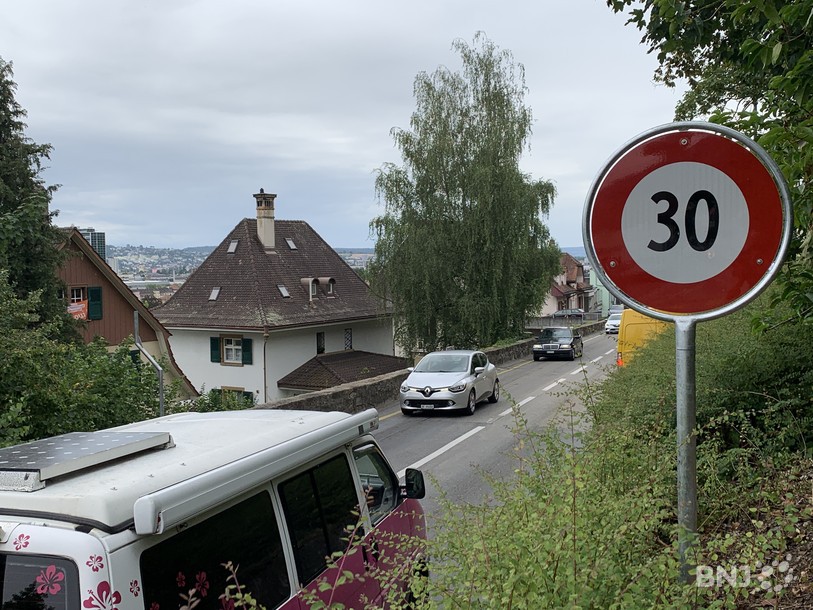 Il faut désormais rouler à 30km/h sur une partie de la route de Reuchenette à Bienne.