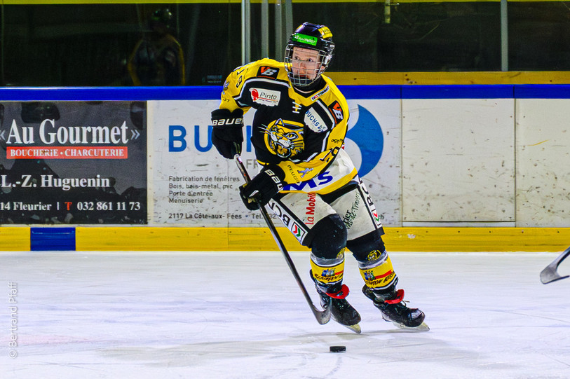 C'est Sandy Dubois du CP Fleurier qui a ouvert le score. (Photo d'archives : Bertrand Pfaff)