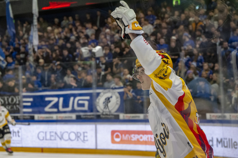 Le HC Ajoie a été emmené par un grand Anttoni Honka vendredi soir à Zoug (photo : KEYSTONE/Urs Flueeler).