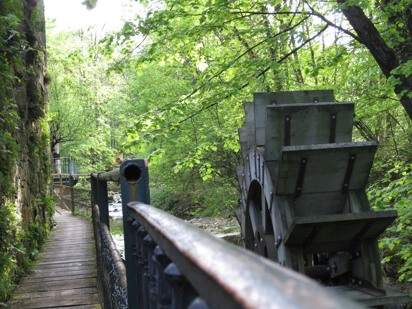 Le Gor du Vauseyon héberge notamment des roues hydrauliques et un moulin du 17e siècle. Photo : Laurent Pallarès/Tourisme neuchâtelois