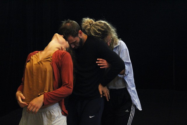 Tommy Cattin et sa compagnie de quatre danseurs présenteront leur spectacle le 30 octobre au Forum St-Georges. (crédit photo : EREM dance)