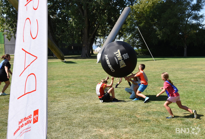 Le Kin-ball notamment rencontre un vif succès auprès des participants au PassSport.