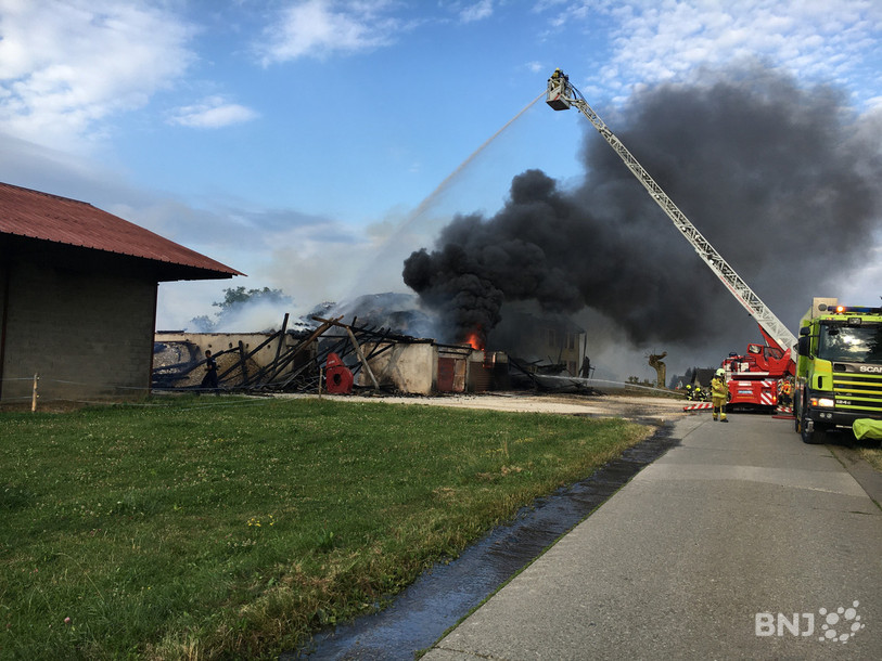 L'incendie s'est déclaré tôt mardi matin à la ferme du Paradis.