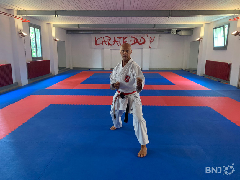 Dominique Sigillo se trouve dans sa salle d'entrainement.