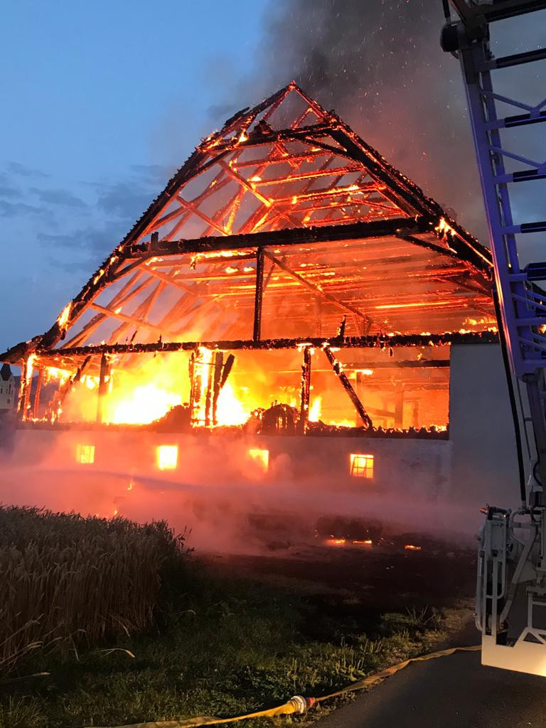 Le feu était très conséquent dans la bâtisse (photo : police jurassienne).