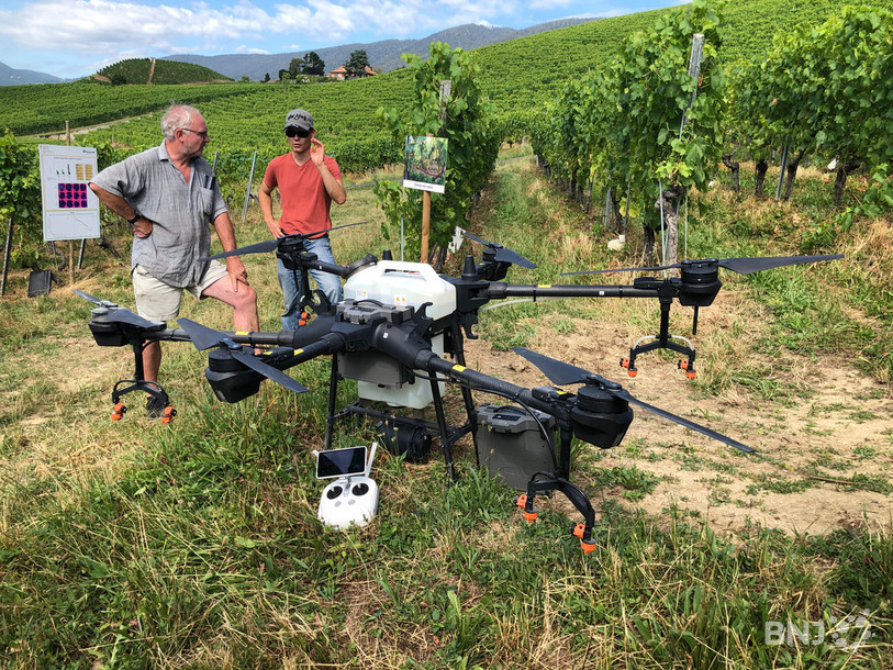 Le drone mesure 2,5 mètres sur 2,2 mètres.