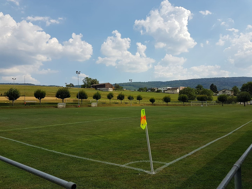 La pelouse du FC Fontenais accueille la Coupe d'Ajoie (photo : facebook FC Fontenais).