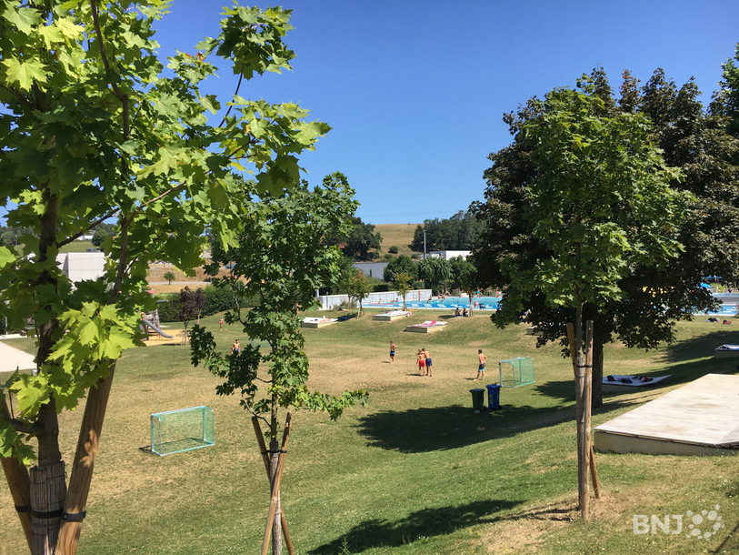 La piscine municipale de Porrentruy devrait être moins fréquentée pour la suite de la saison.