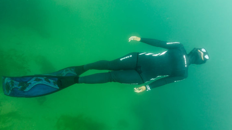La plongée en apnée permet notamment la méditation et la découverte de lieux aquatiques insolites. (Photo : Gaëtan Fontaine)  