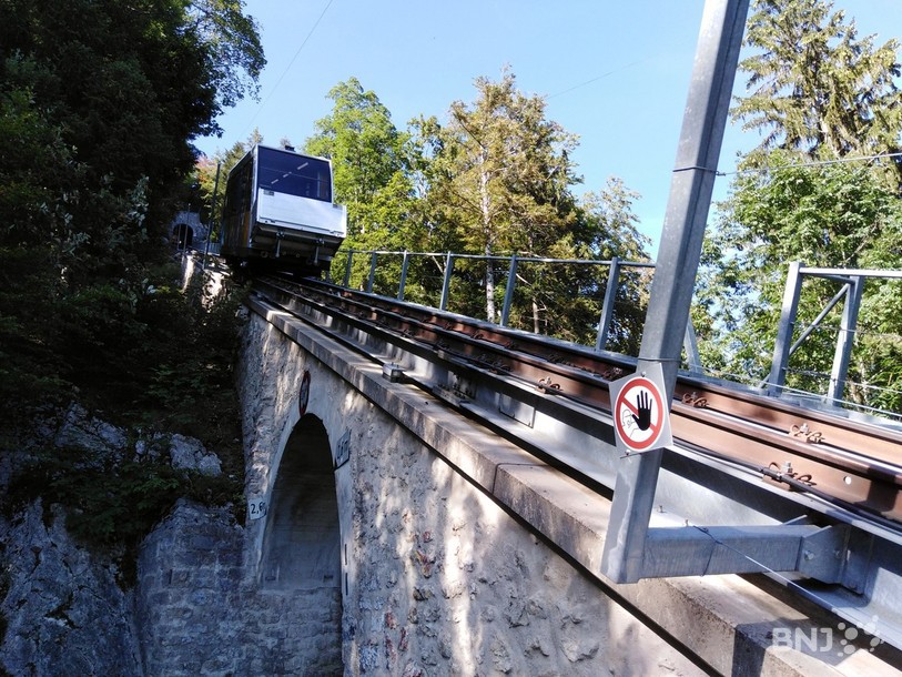 Deux autres entreprises de transports publics sont concernées par cette nouvelle affaire de subventionnement excessif : les Transports publics fribourgeois (TPF) et le Bus Ostschweiz (SG). (Photo: archives)