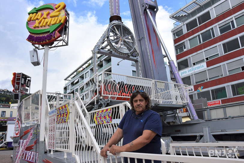 Jean-Marc Jolliet devant son attraction.