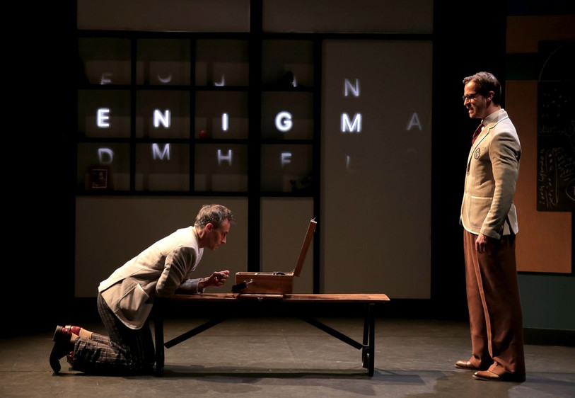 La
pièce de théâtre « La machine de Turing », avec les acteurs Benoît
Solès et Amaury de Crayencour, sera l’une des têtes d’affiche de la saison « automne-hiver »
du CCDP, le 31 octobre à Porrentruy  (image cultureporrentuy.ch).