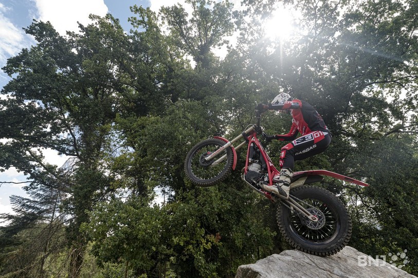 Sur sa moto, le pilote jurassien surclasse ses concurrents. (Photo: Jonathan Vallat)