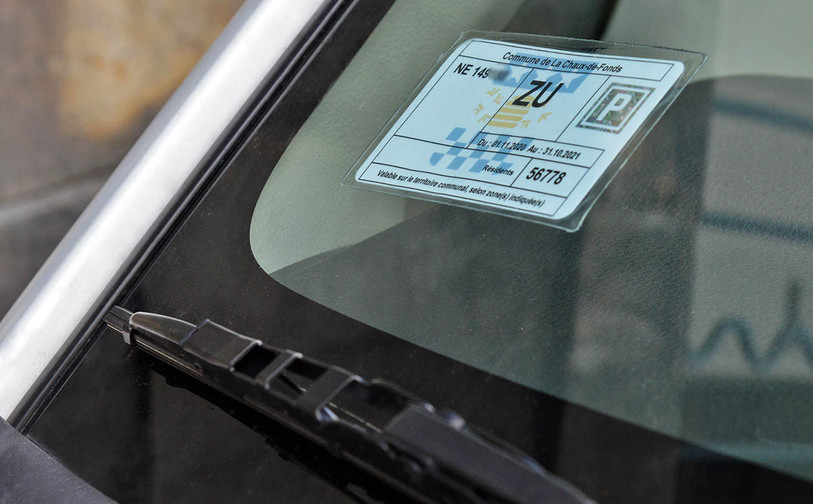 Cela fera une année le 1er novembre que les Chaux-de-Fonniers se sont mis au macaron de parcage. (Photo : Ville de La Chaux-de-Fonds, C. Mamie)