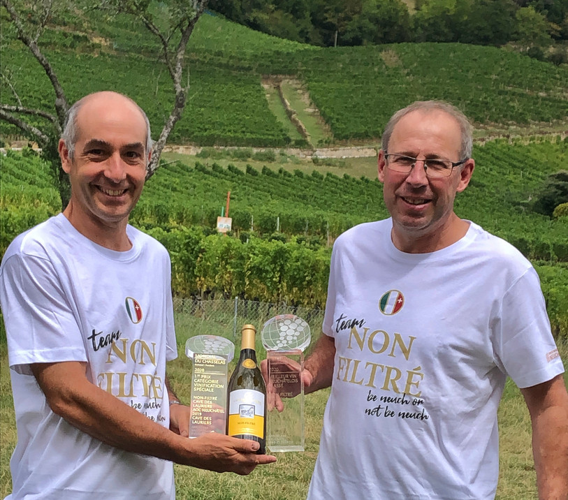La Cave des Lauriers Jungo et Fellmann remporte le premier prix en vinification spéciale. (Photo : Neuchâtel Vins et Terroir).
