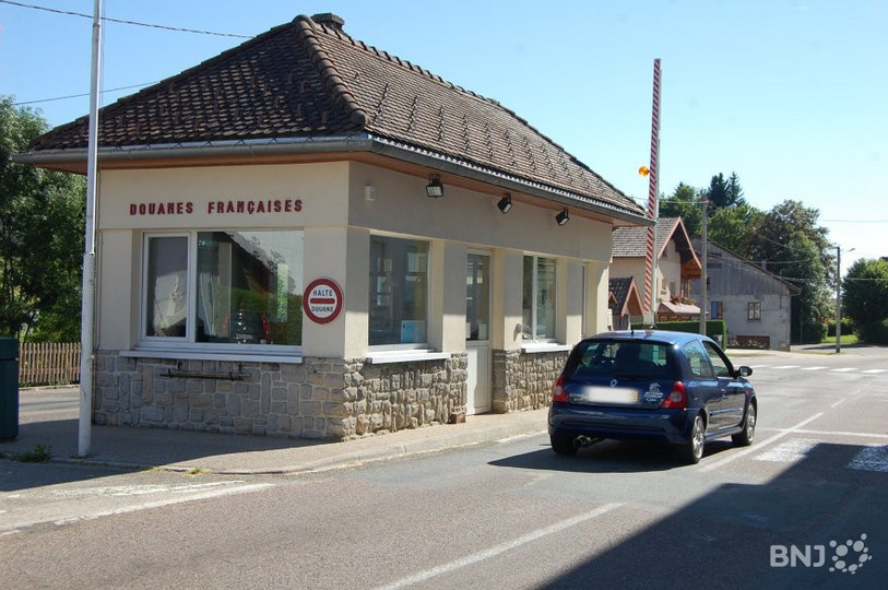 Le nombre de frontaliers a fortement progressé en dix ans, selon l'OSTAJ, comme ici à la douane française des Verrières.